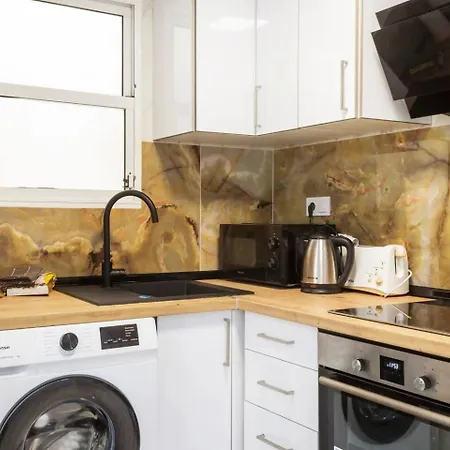 Pink Royal - Winter By The Sea Torrevieja