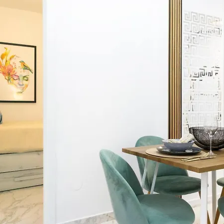 Pink Royal - Winter By The Sea Torrevieja